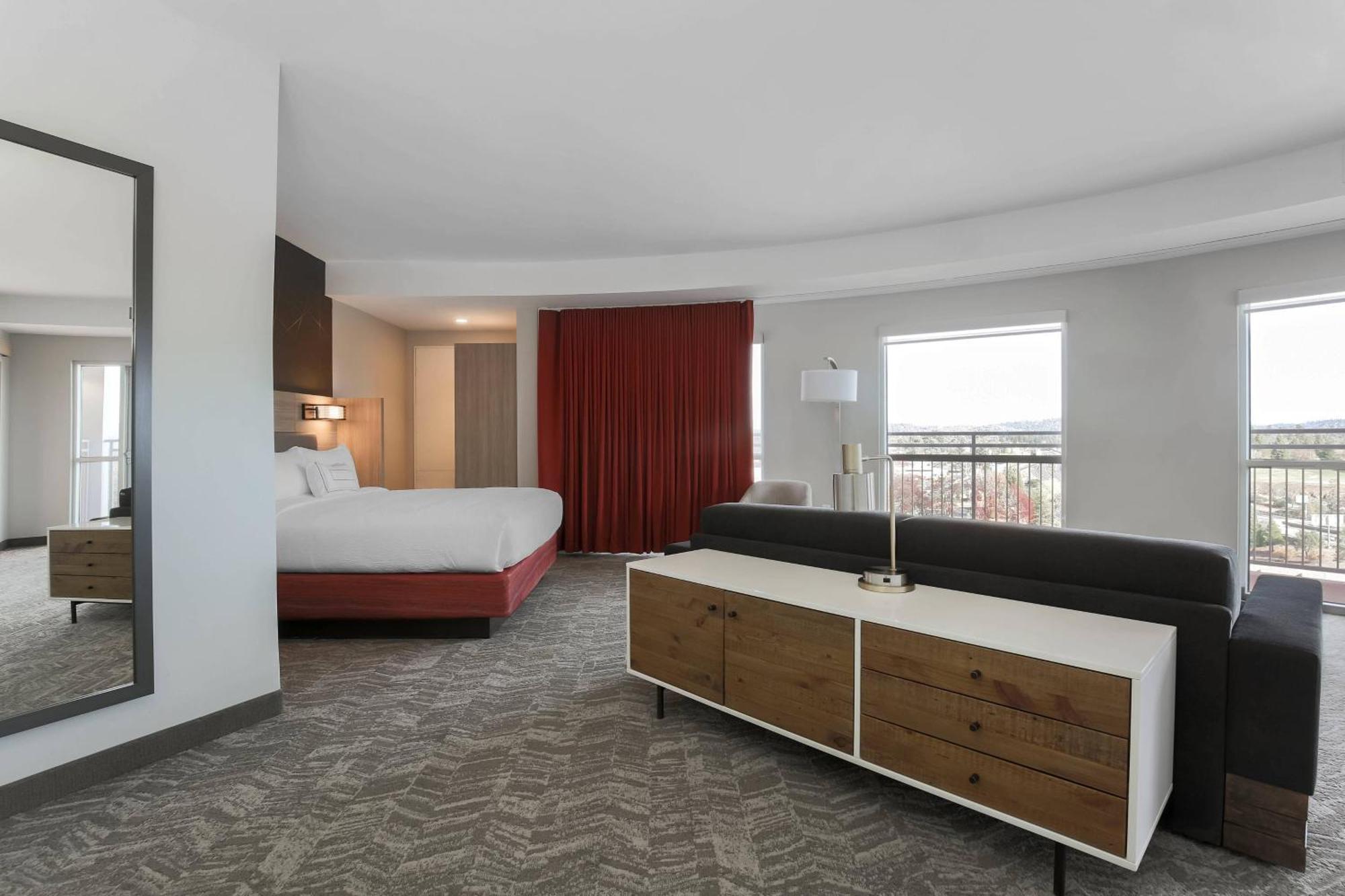 Hotel Vista Sierra Оубърн Екстериор снимка
