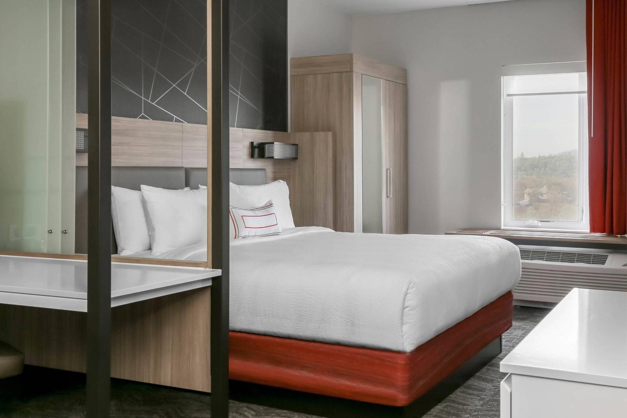Hotel Vista Sierra Оубърн Екстериор снимка