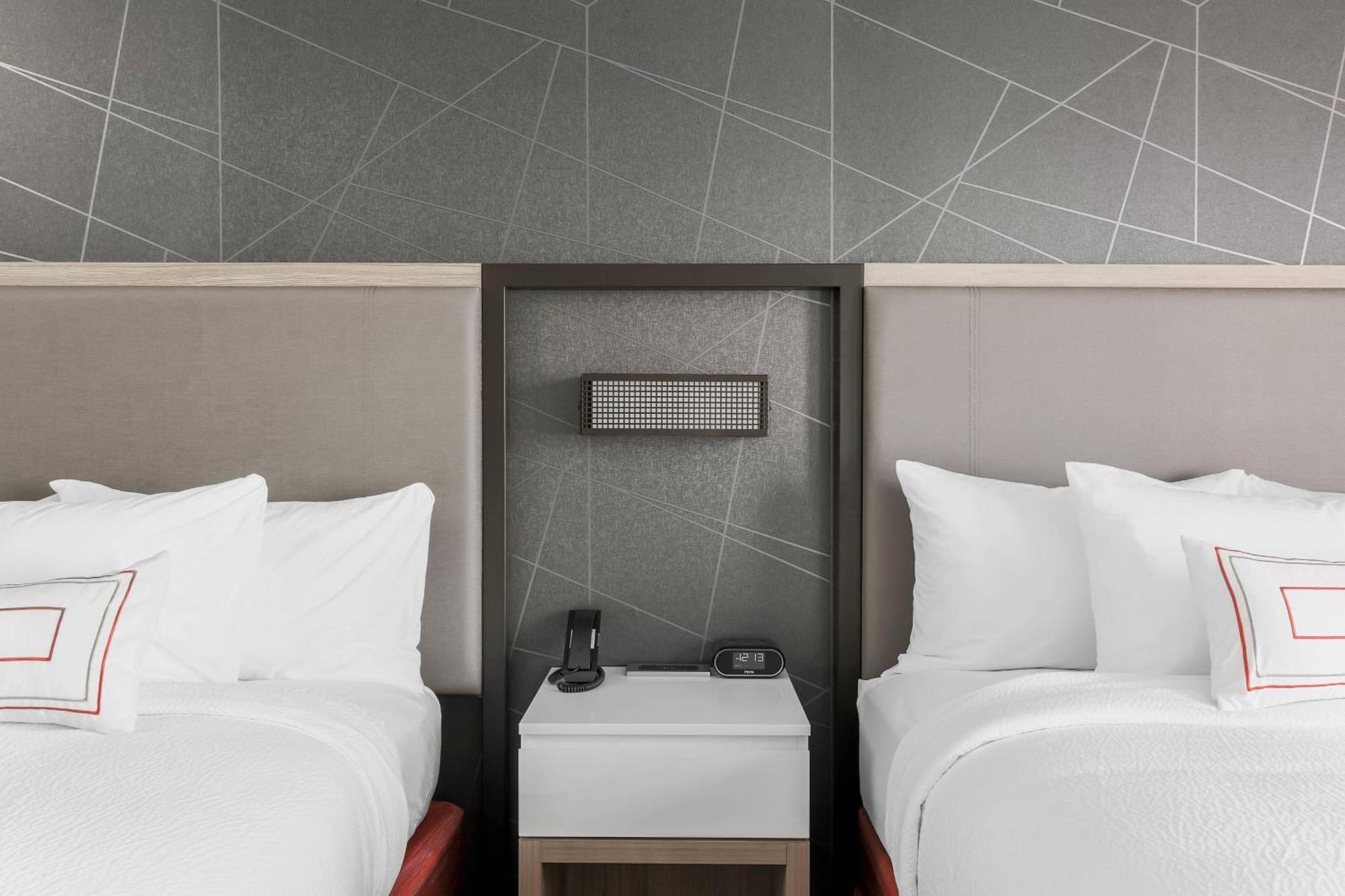 Hotel Vista Sierra Оубърн Екстериор снимка