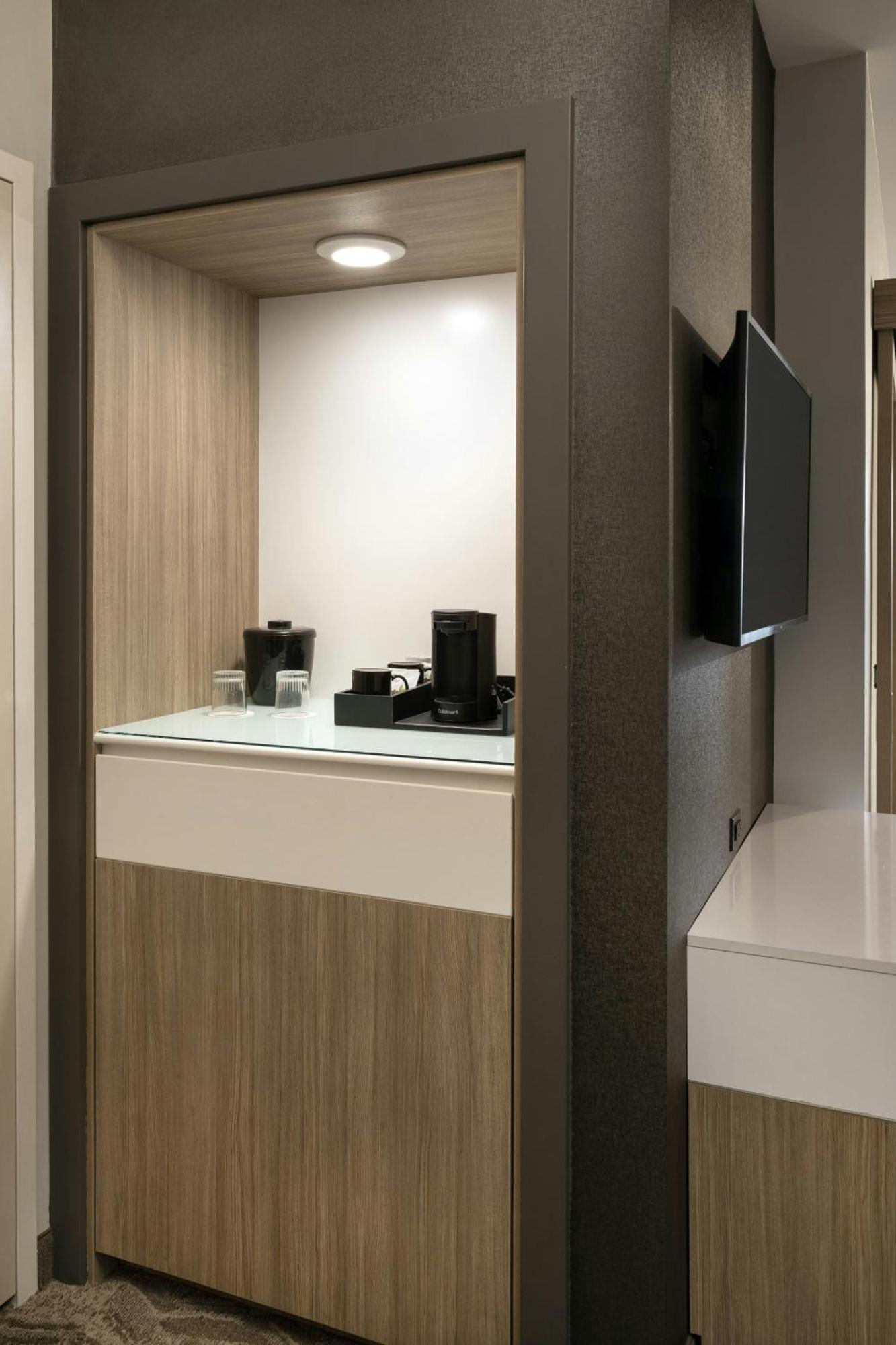 Hotel Vista Sierra Оубърн Екстериор снимка
