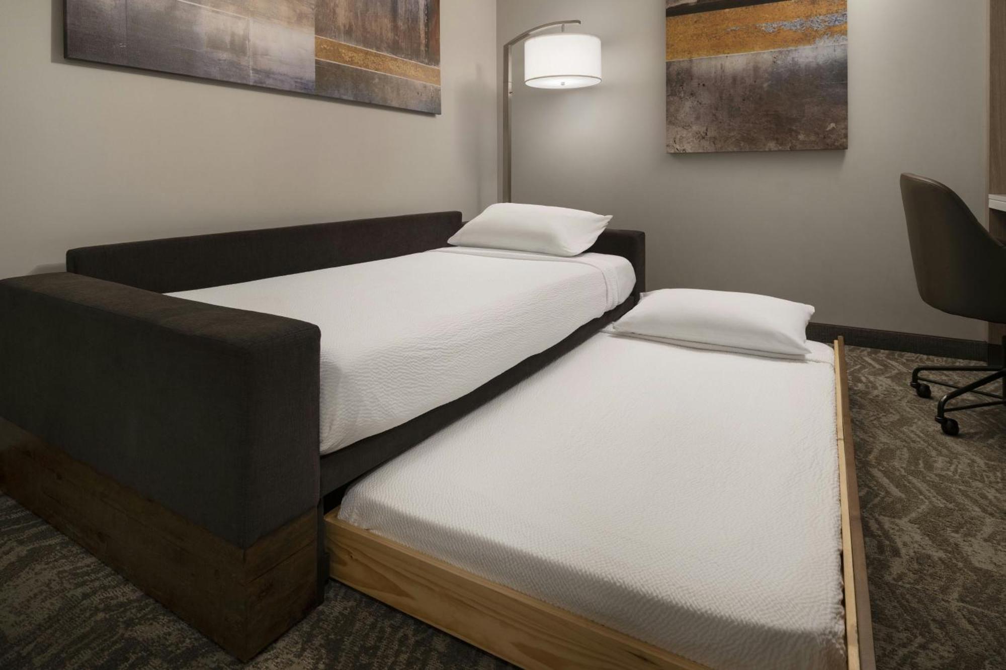 Hotel Vista Sierra Оубърн Екстериор снимка
