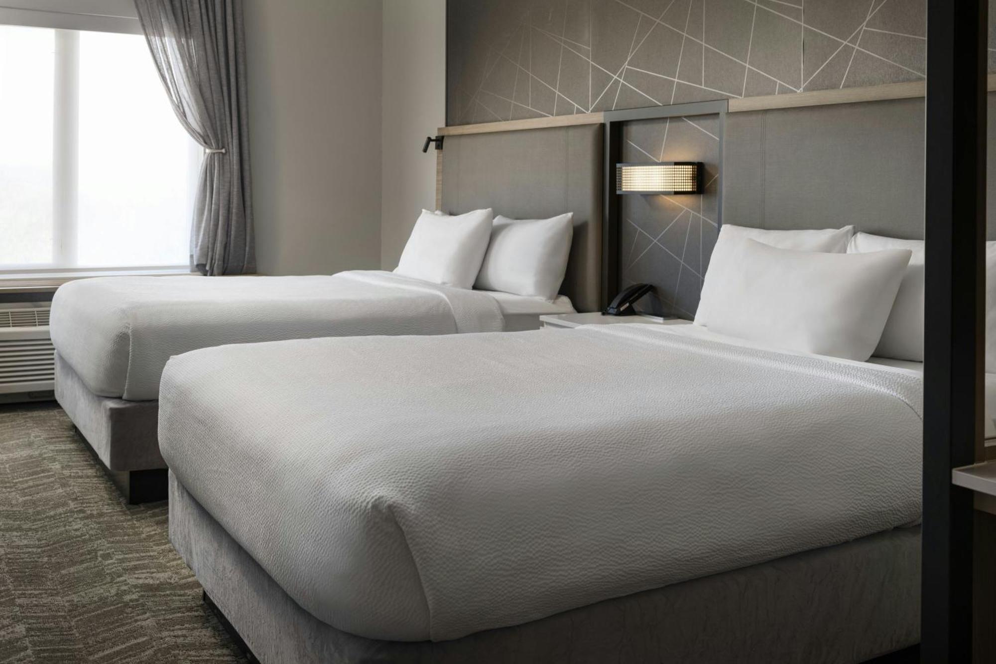 Hotel Vista Sierra Оубърн Екстериор снимка